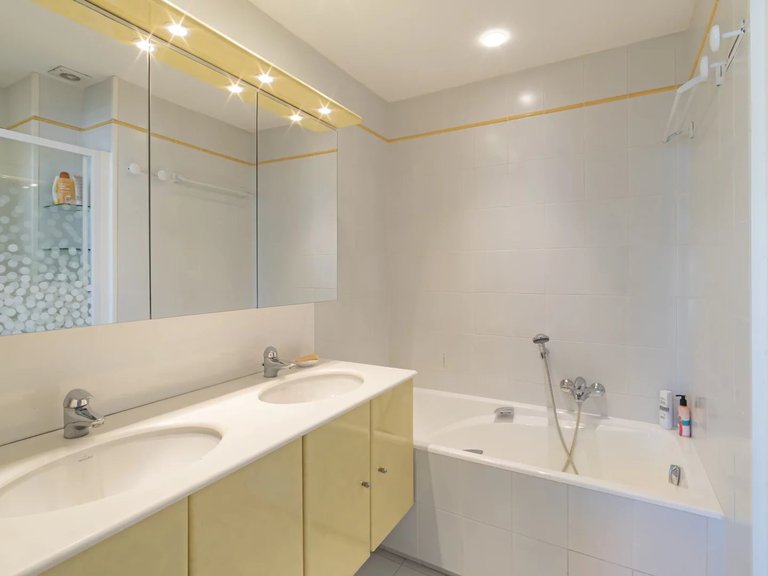 Apartment for Sale in Cannes, Cannes Area 11