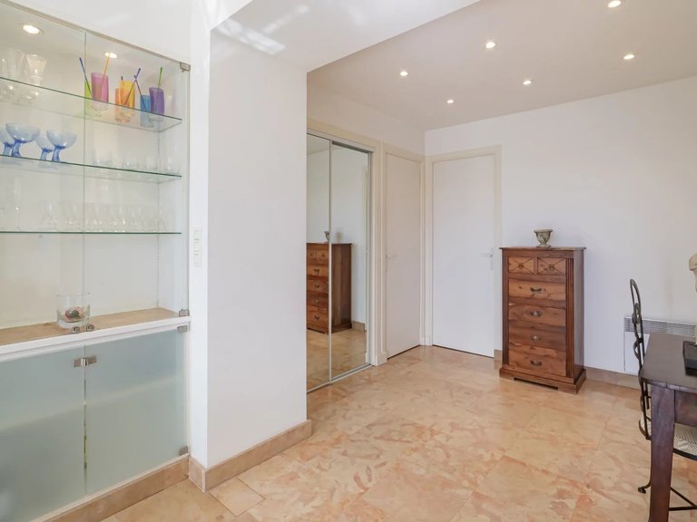 Apartment for Sale in Cannes, Cannes Area 6