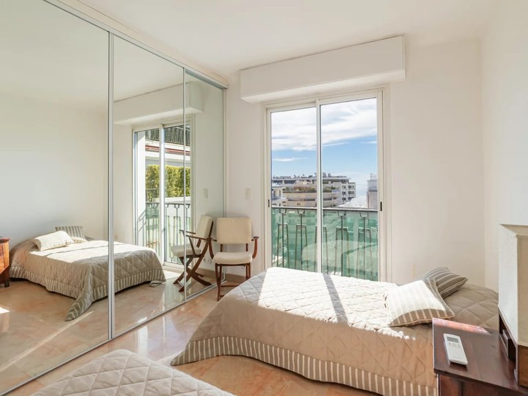 Apartment for Sale in Cannes, Cannes Area 7