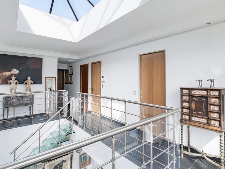 Villa for Sale in Cannes, Cannes Area 11