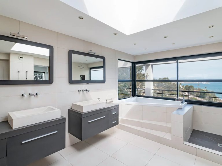 Villa for Sale in Cannes, Cannes Area 13