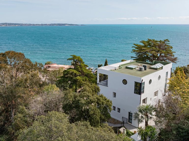 Villa for Sale in Cannes, Cannes Area 3