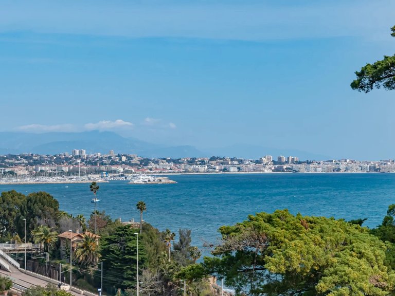 Villa for Sale in Cannes, Cannes Area 4
