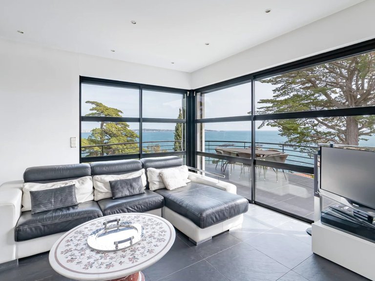Villa for Sale in Cannes, Cannes Area 10