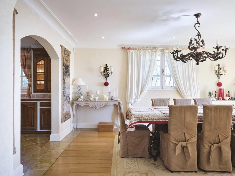 Villa for Sale in Cannes, Cannes Area 11
