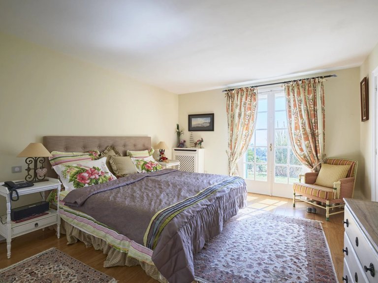 Villa for Sale in Cannes, Cannes Area 16