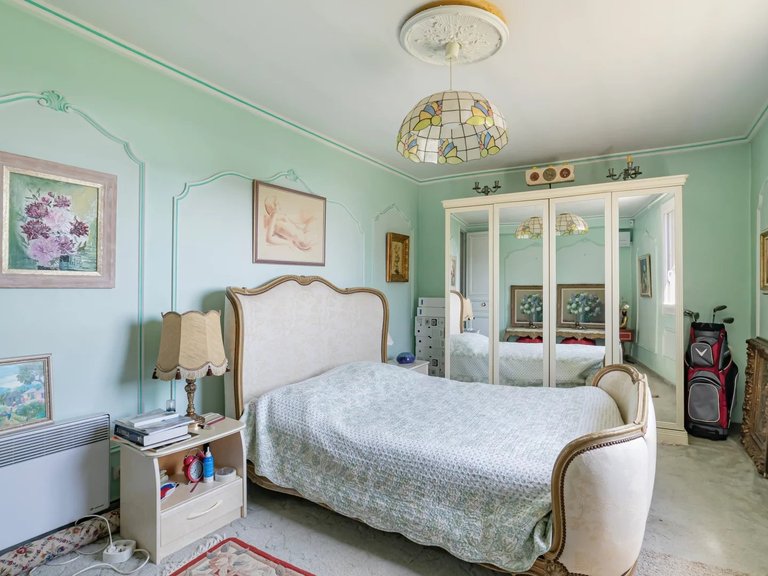 Villa for Sale in Cannes, Cannes Area 8