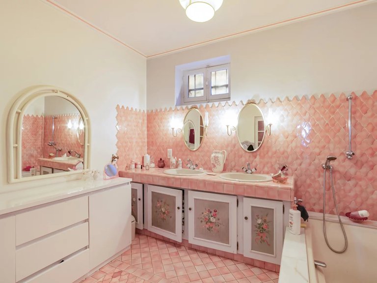 Villa for Sale in Cannes, Cannes Area 9