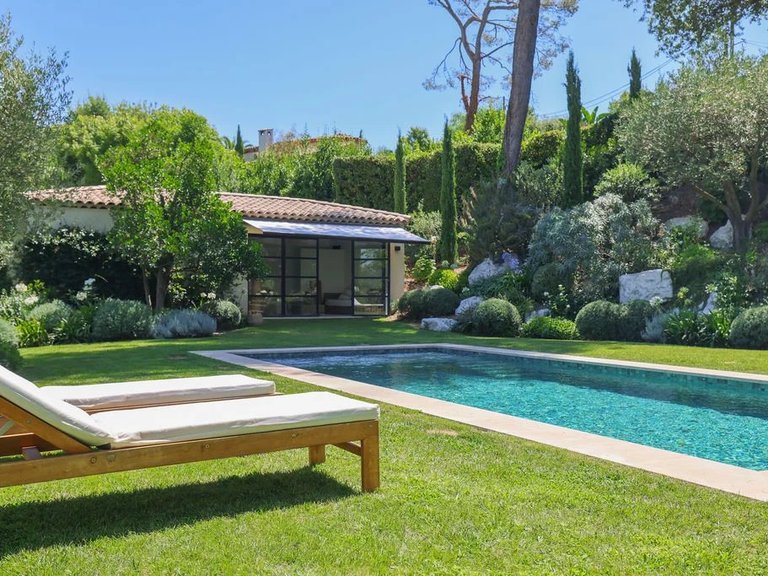 Villa for Sale in Le Cannet, Cannes Area 2