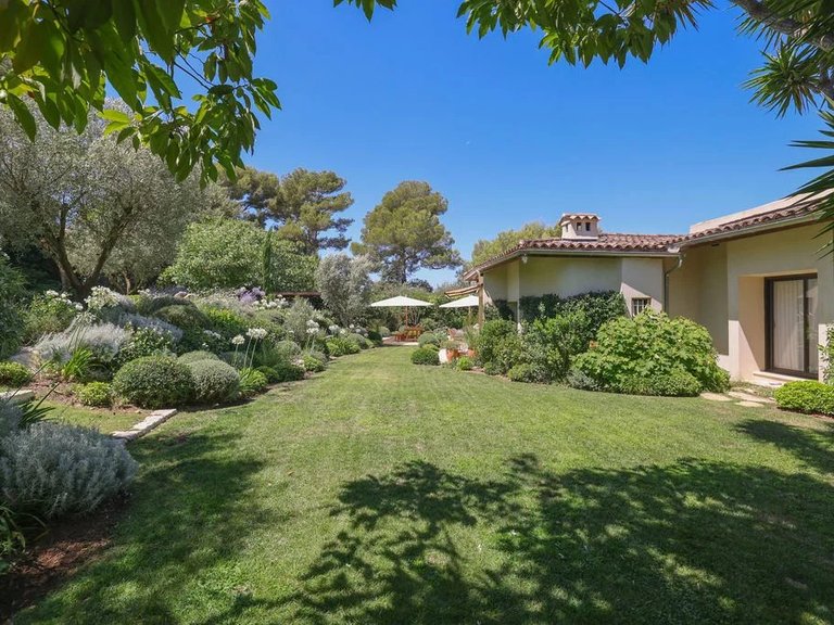 Villa for Sale in Le Cannet, Cannes Area 4
