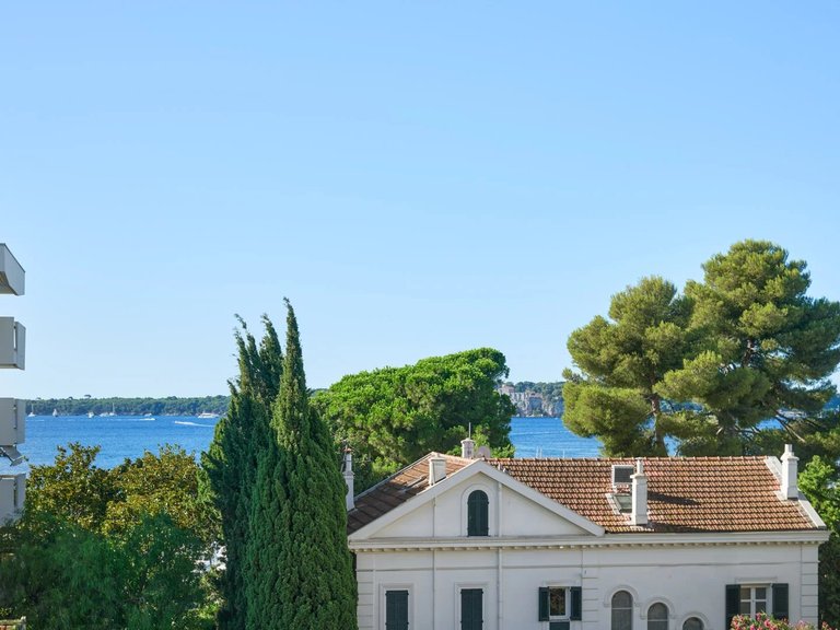 Apartment for Sale in Cannes, Cannes Area 2