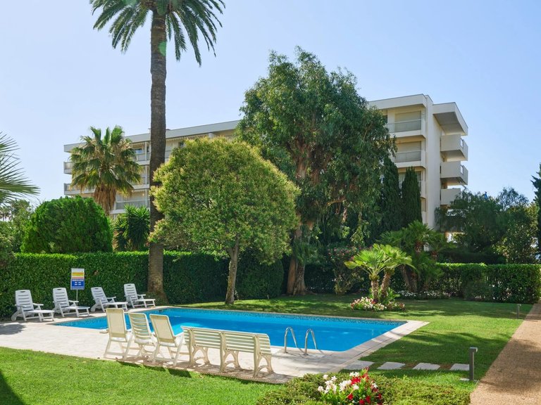 Apartment for Sale in Cannes, Cannes Area 17