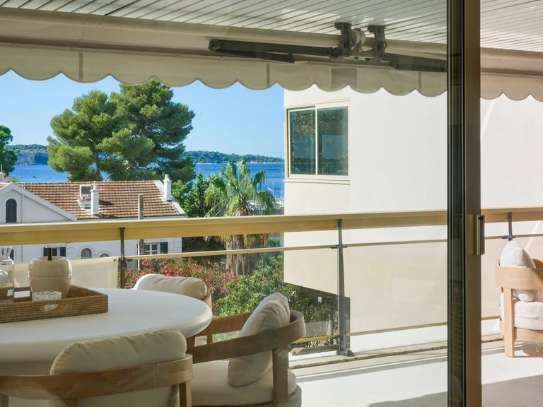 Apartment for Sale in Cannes, Cannes Area 18