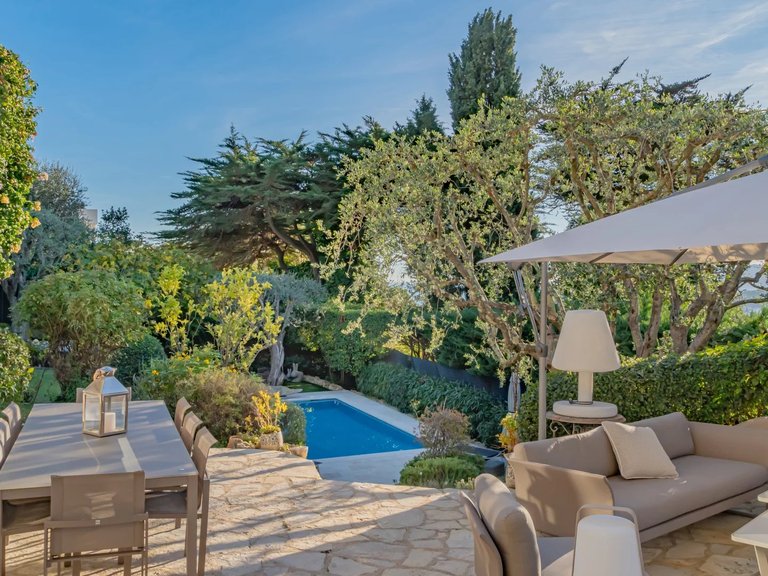 Villa for Sale in Le Cannet, Cannes Area 2
