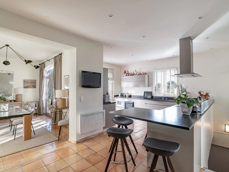 Villa for Sale in Le Cannet, Cannes Area 10
