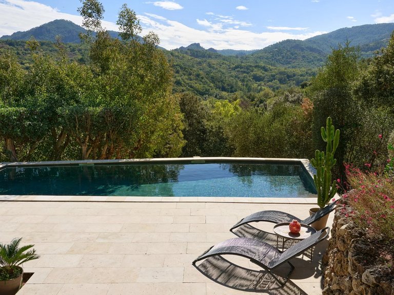 Villa for Sale in Mandelieu La Napoule, Cannes Area 1