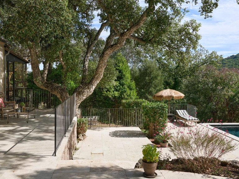 Villa for Sale in Mandelieu La Napoule, Cannes Area 3