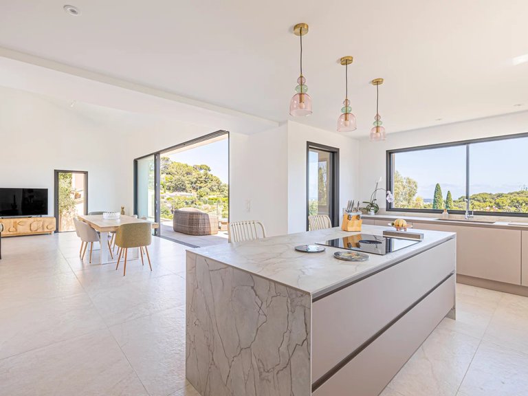 Villa for Sale in Cannes, Cannes Area 4