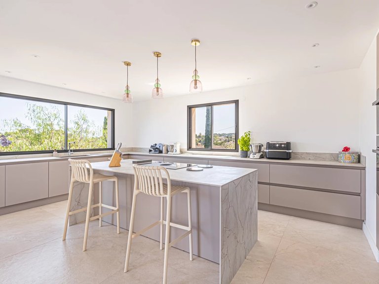Villa for Sale in Cannes, Cannes Area 5
