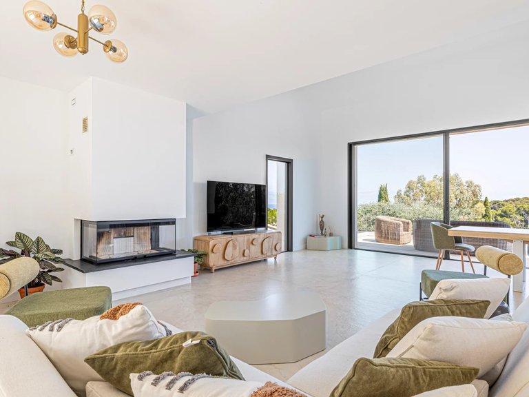 Villa for Sale in Cannes, Cannes Area 6