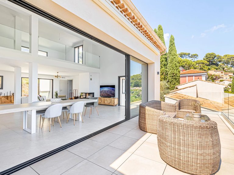 Villa for Sale in Cannes, Cannes Area 8
