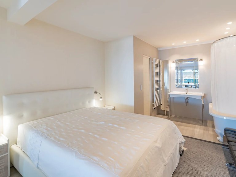 Apartment for Sale in Cannes, Cannes Area 11