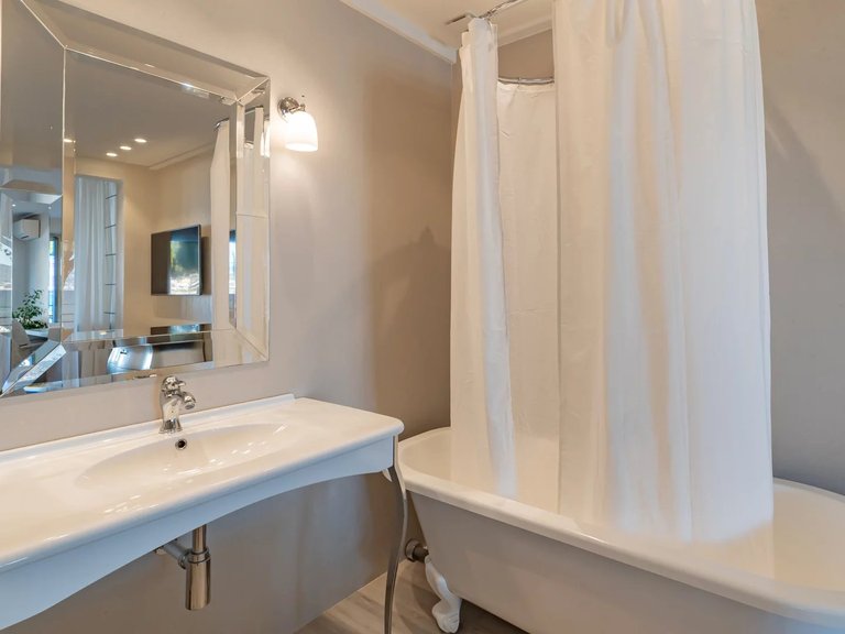 Apartment for Sale in Cannes, Cannes Area 12