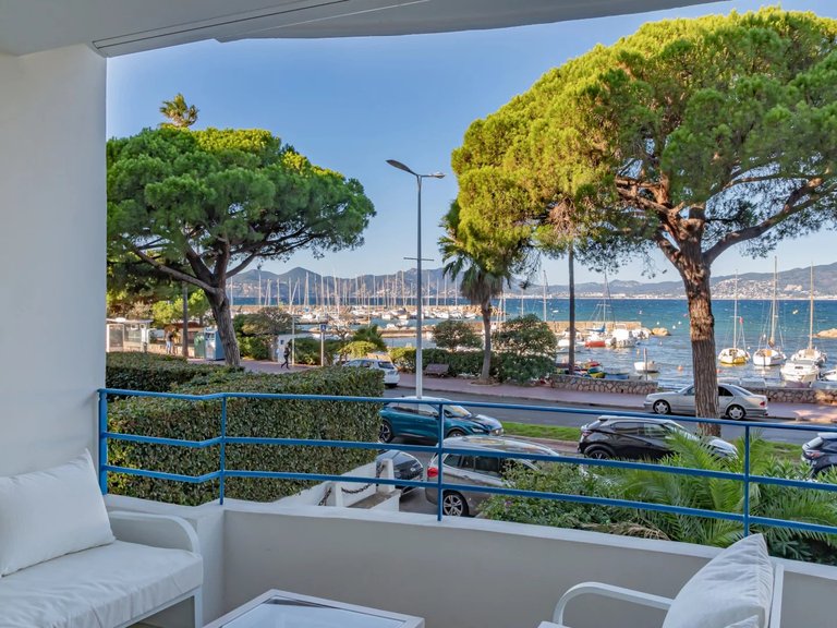 Apartment for Sale in Cannes, Cannes Area 4