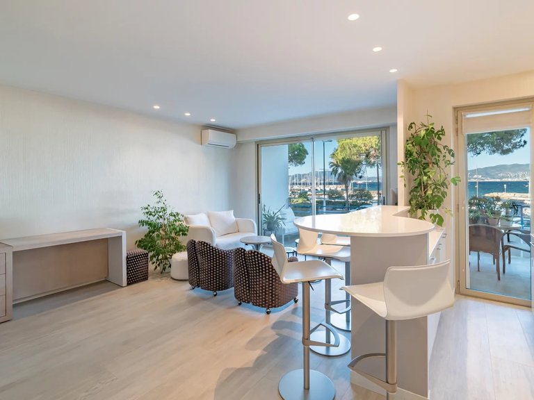 Apartment for Sale in Cannes, Cannes Area 5