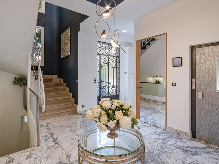 Villa for Sale in Le Cannet, Cannes Area 11