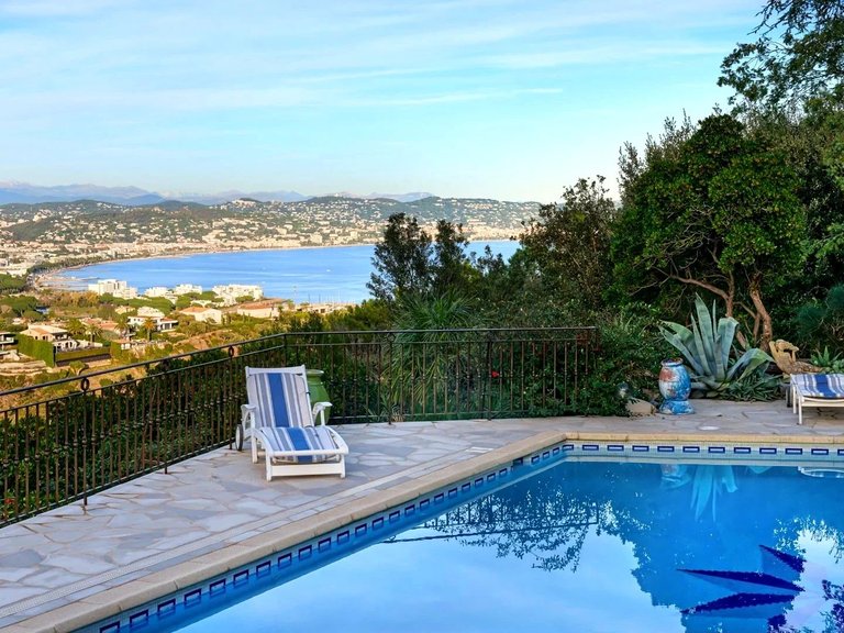 Villa for Sale in Theoule Sur Mer, Cannes Area 2