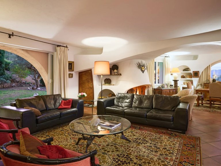 Villa for Sale in Theoule Sur Mer, Cannes Area 12