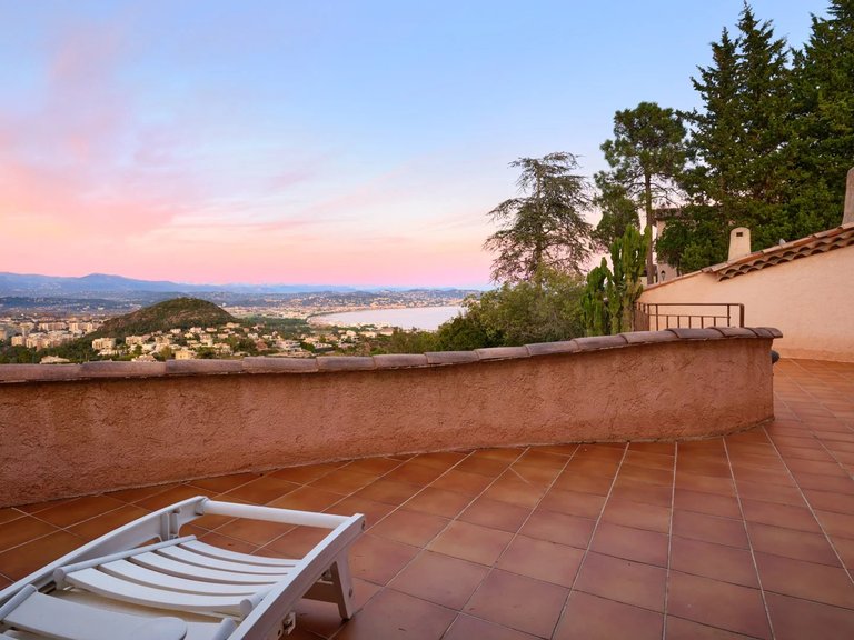 Villa for Sale in Theoule Sur Mer, Cannes Area 16
