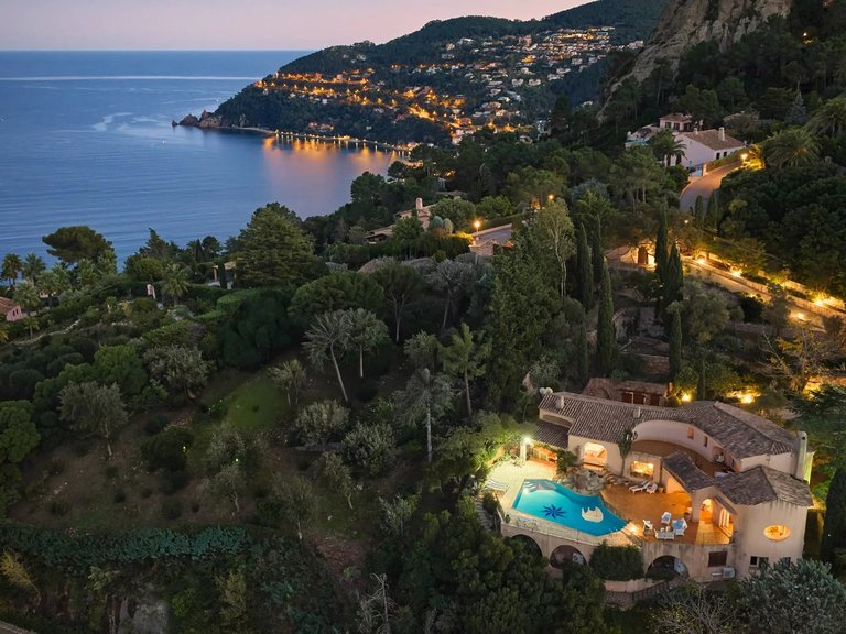 Villa for Sale in Theoule Sur Mer, Cannes Area 6