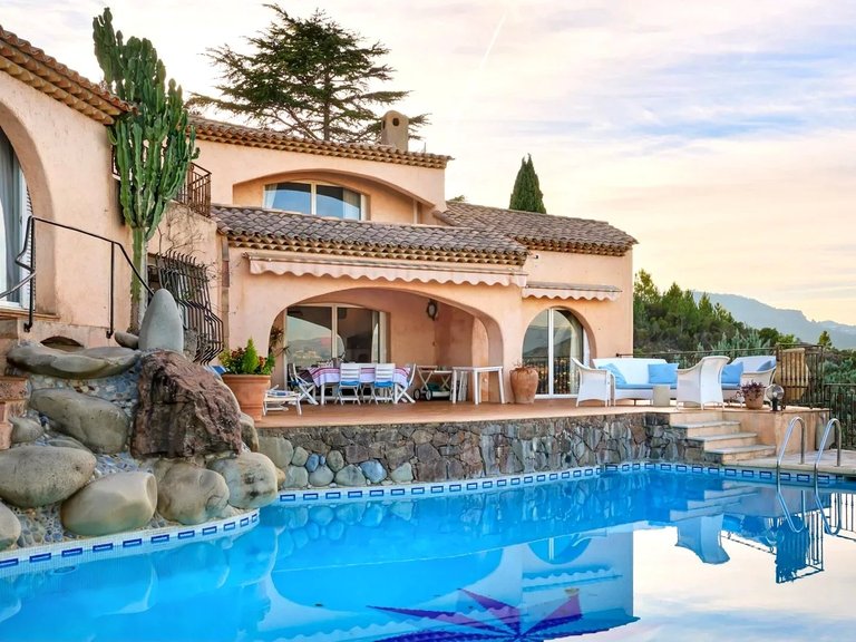 Villa for Sale in Theoule Sur Mer, Cannes Area 8