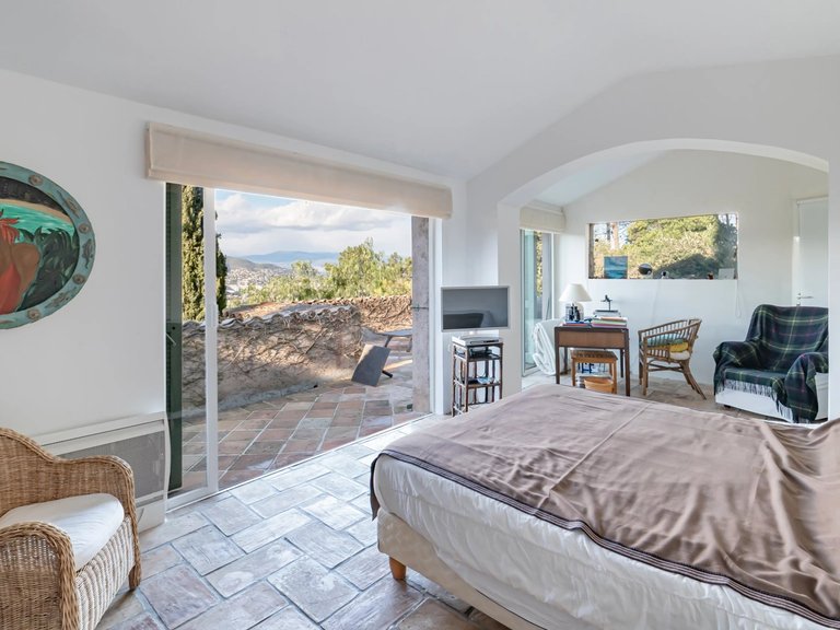 Villa for Sale in Theoule Sur Mer, Cannes Area 14