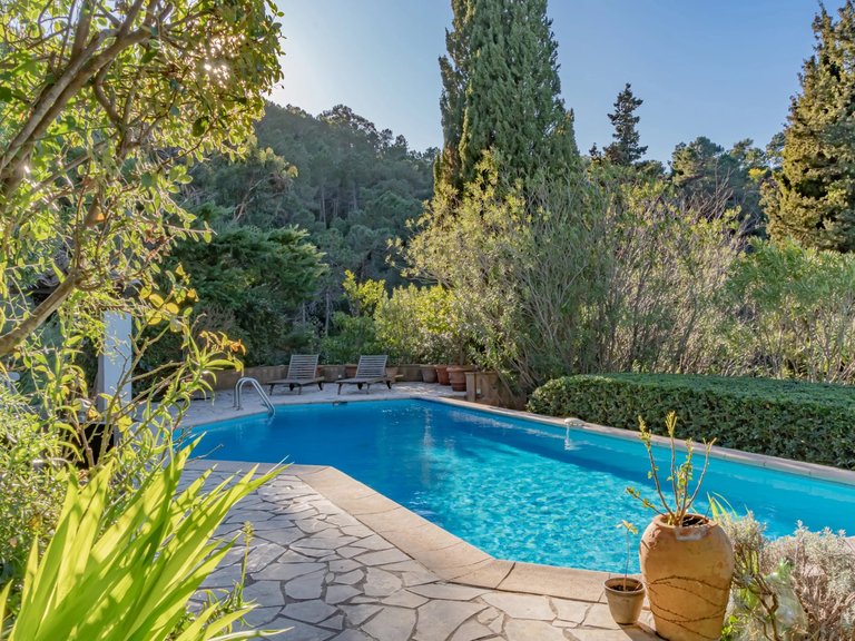 Villa for Sale in Theoule Sur Mer, Cannes Area 3