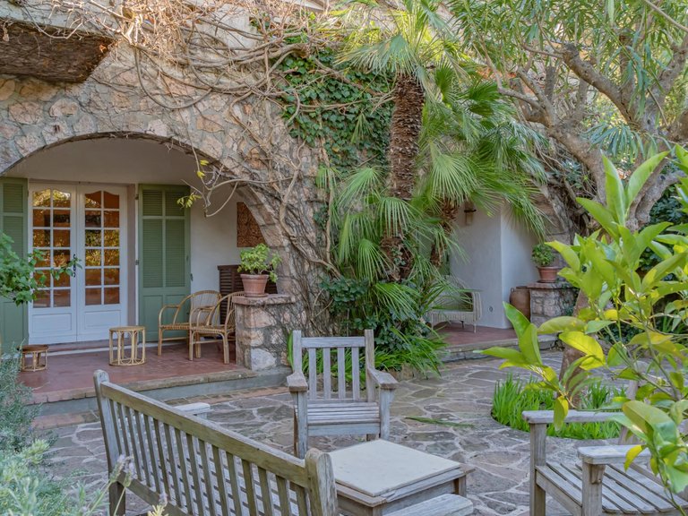 Villa for Sale in Theoule Sur Mer, Cannes Area 6
