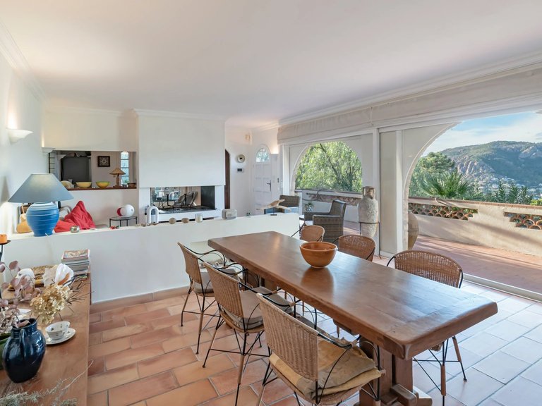 Villa for Sale in Theoule Sur Mer, Cannes Area 9