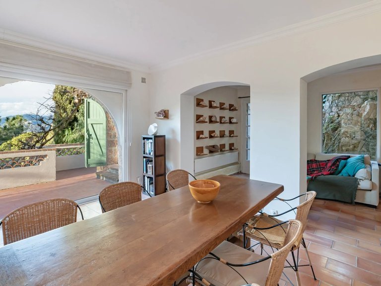 Villa for Sale in Theoule Sur Mer, Cannes Area 10