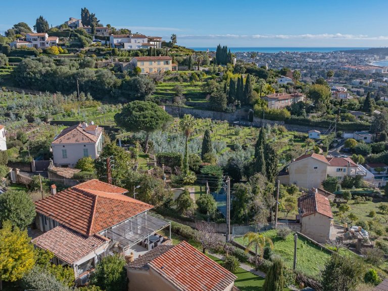 Villa for Sale in Le Golfe Juan, Antibes Area 2