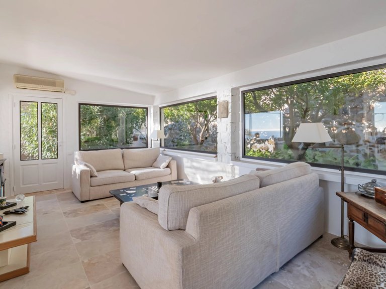 Villa for Sale in Le Golfe Juan, Antibes Area 13