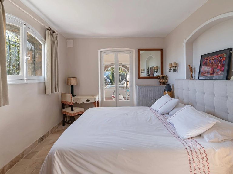 Villa for Sale in Le Golfe Juan, Antibes Area 19