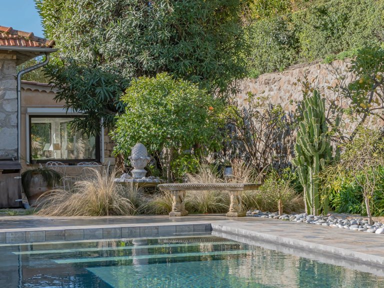 Villa for Sale in Le Golfe Juan, Antibes Area 4