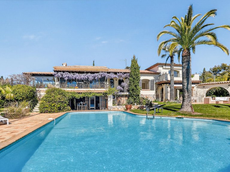 Villa for Sale in Cannes, Cannes Area 2