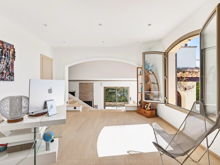 Villa for Sale in Cannes, Cannes Area 11