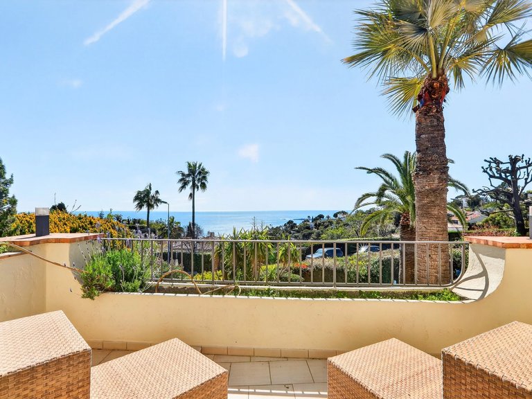 Villa for Sale in Cannes, Cannes Area 13