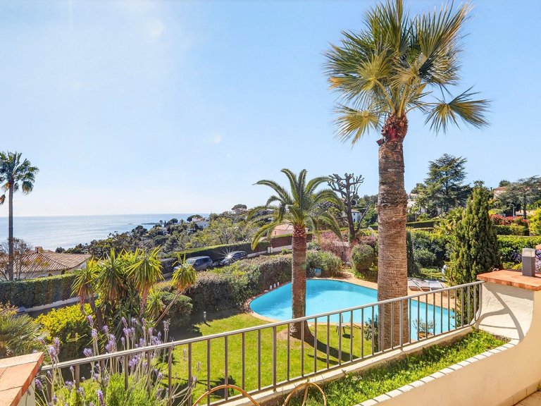 Villa for Sale in Cannes, Cannes Area 3