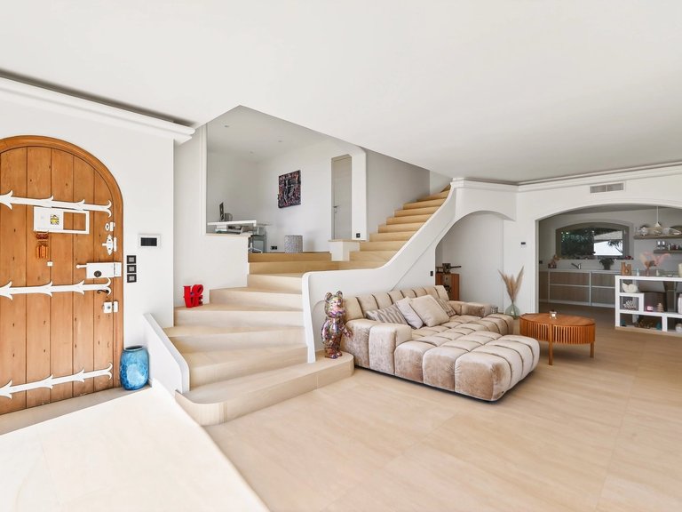 Villa for Sale in Cannes, Cannes Area 6