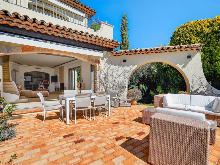 Villa for Sale in Cannes, Cannes Area 10